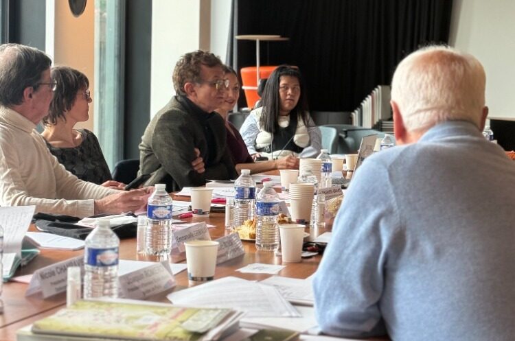 Le jury du Prix Handi-livres 2025 pendant une session de travail
