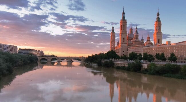 Saragosse, le fleuve Èbre et la basilique du Pilar
