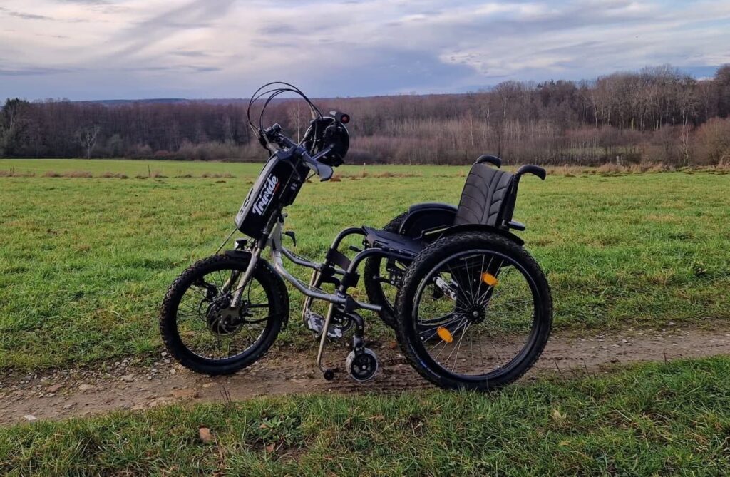 Un vélo adapté Handbike